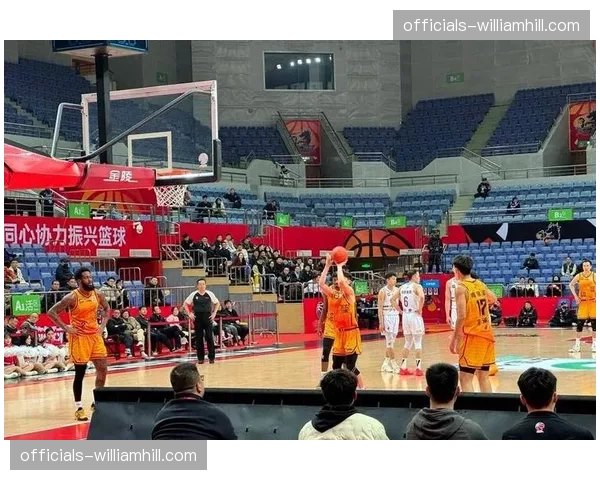 江苏对阵四川关键回合：贾尔斯进攻端面对防守的策略